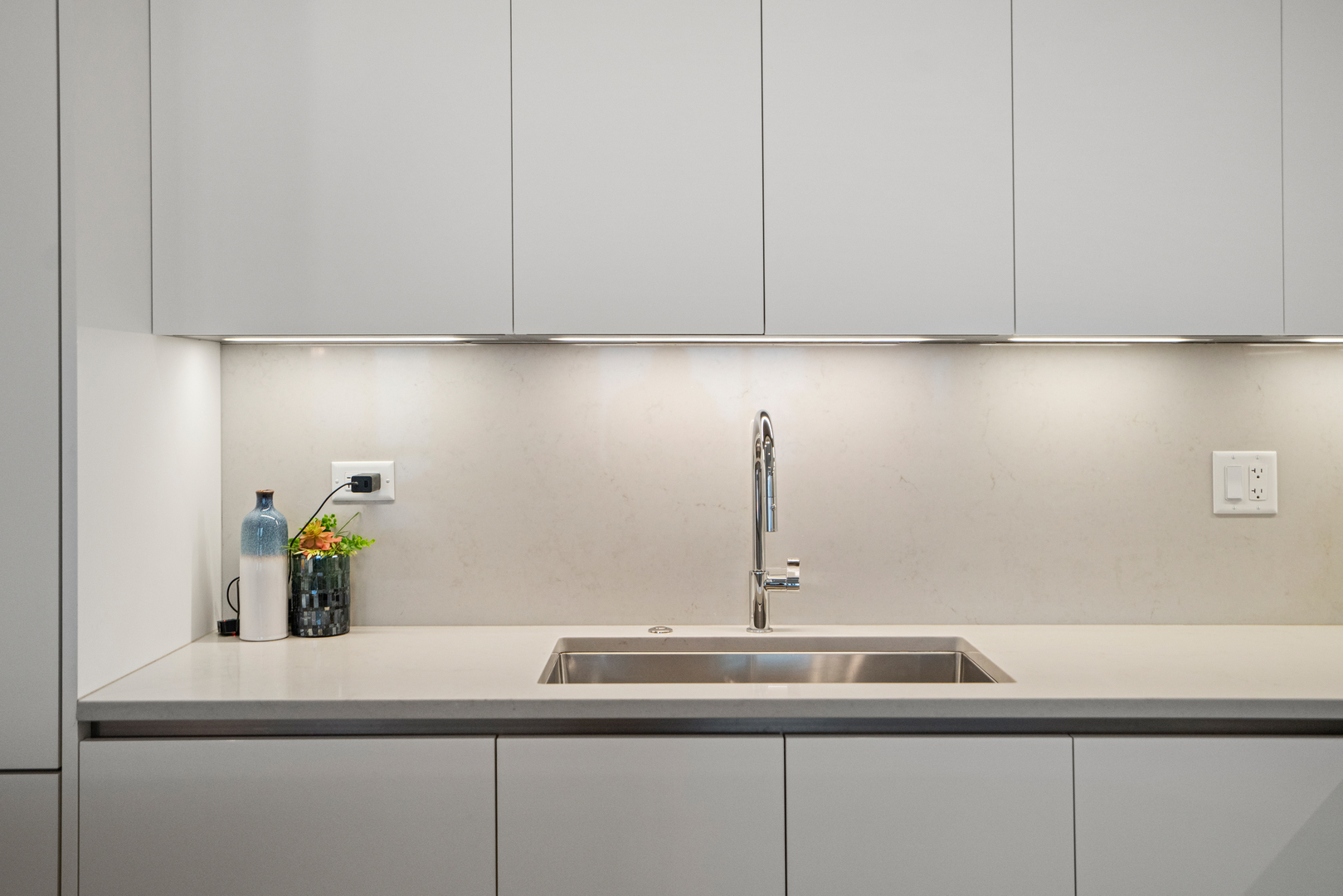 313 S Racine Avenue Unit: 4B