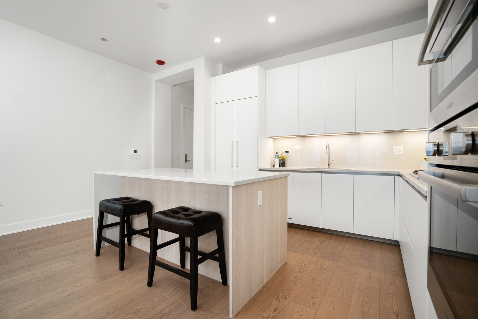 313 S Racine Avenue Unit: 4B
