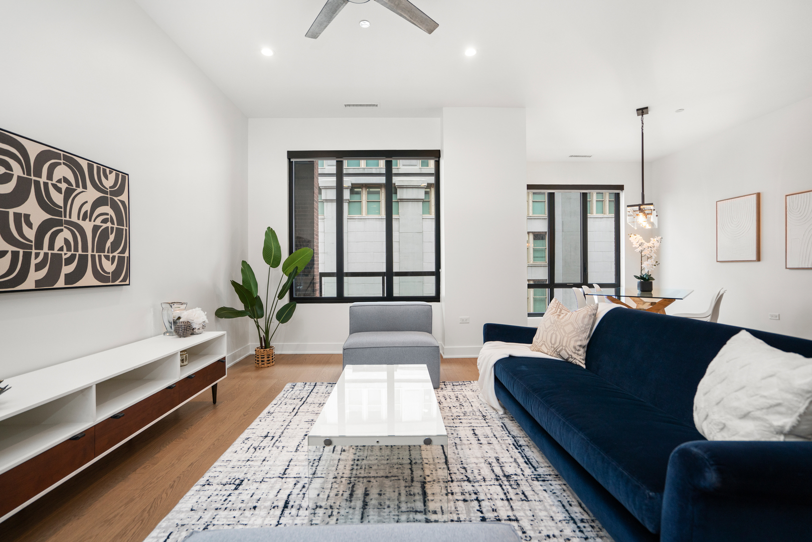 313 S Racine Avenue Unit: 4B