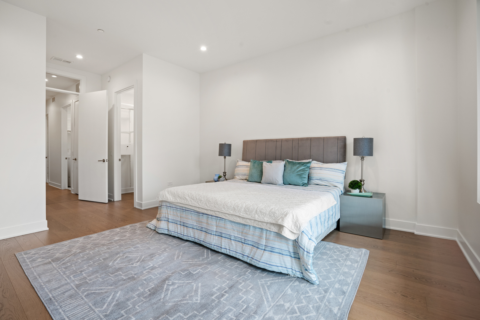 313 S Racine Avenue Unit: 4B