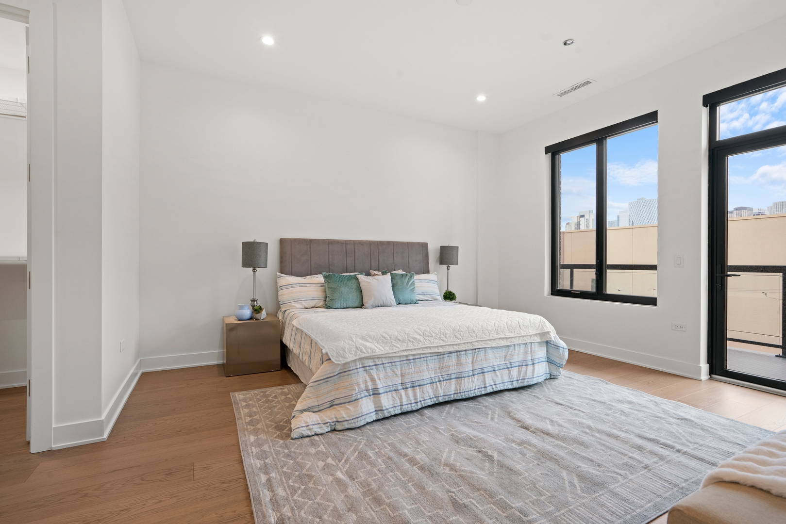 313 S Racine Avenue Unit: 4B