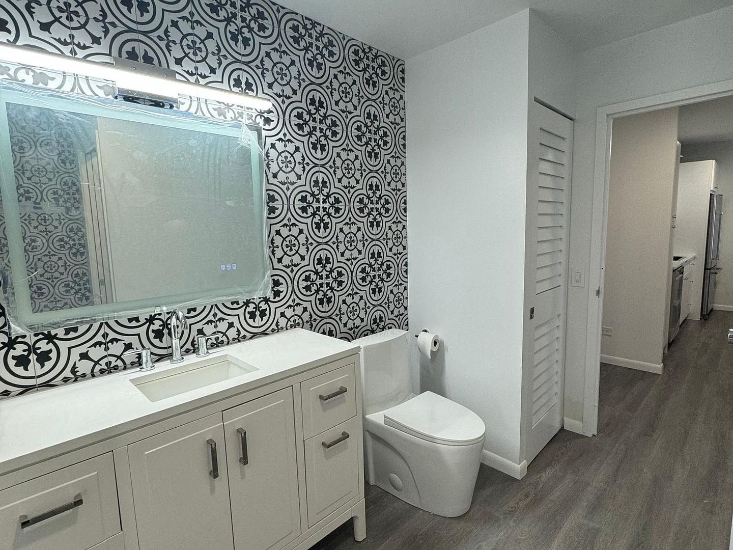 2500 N Lakeview Avenue Unit: 1503