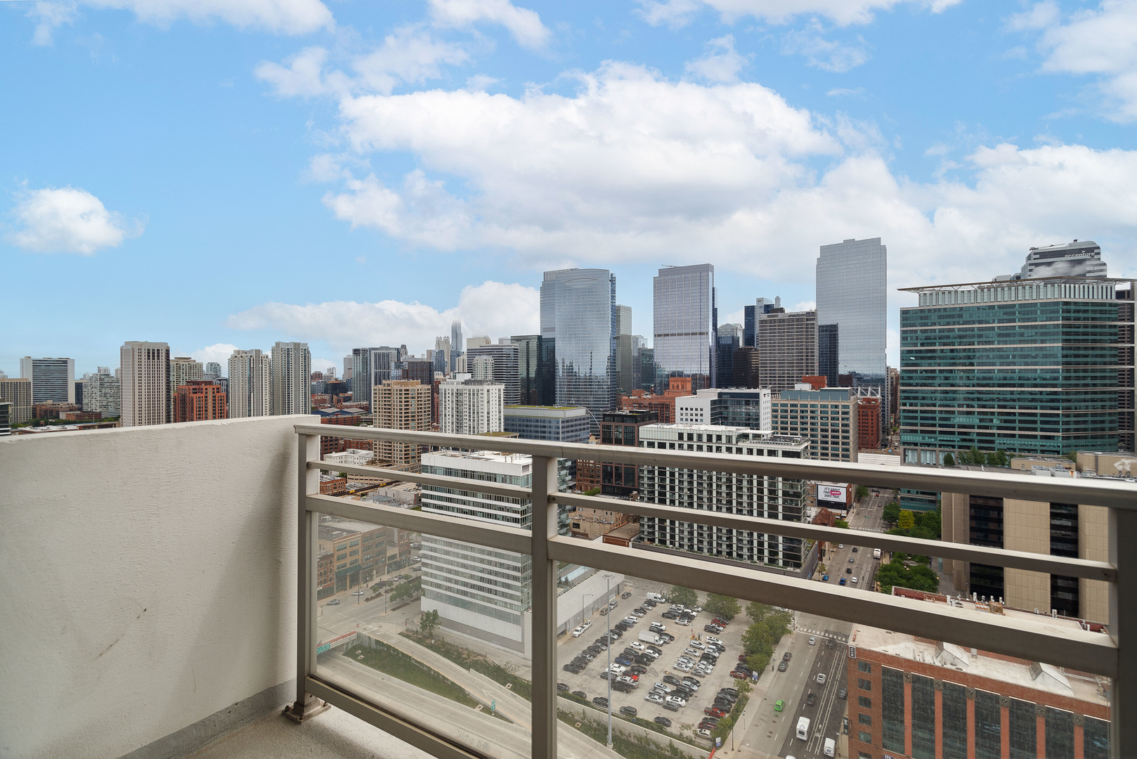 737 W WASHINGTON Boulevard Unit: 2702