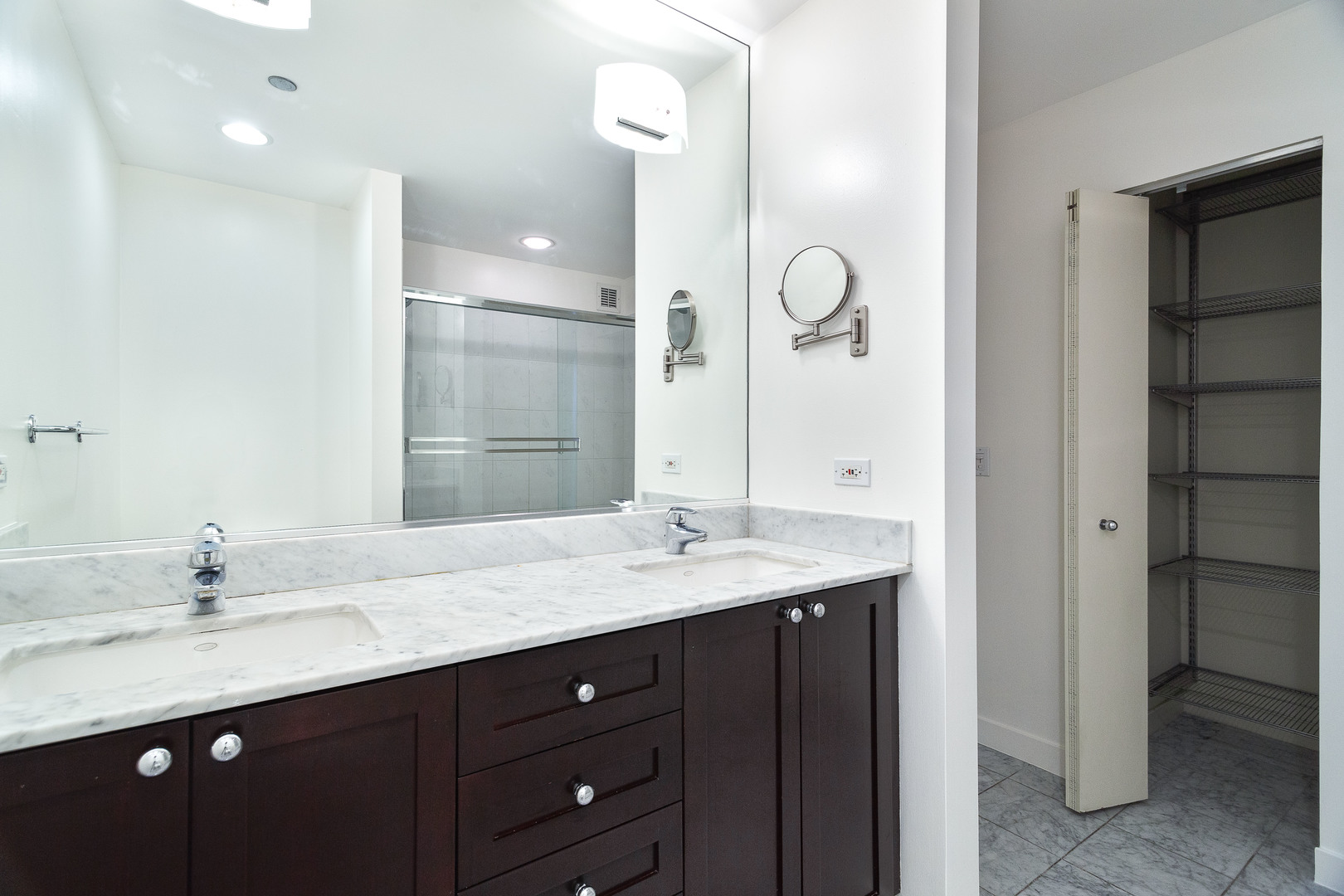 737 W WASHINGTON Boulevard Unit: 2702