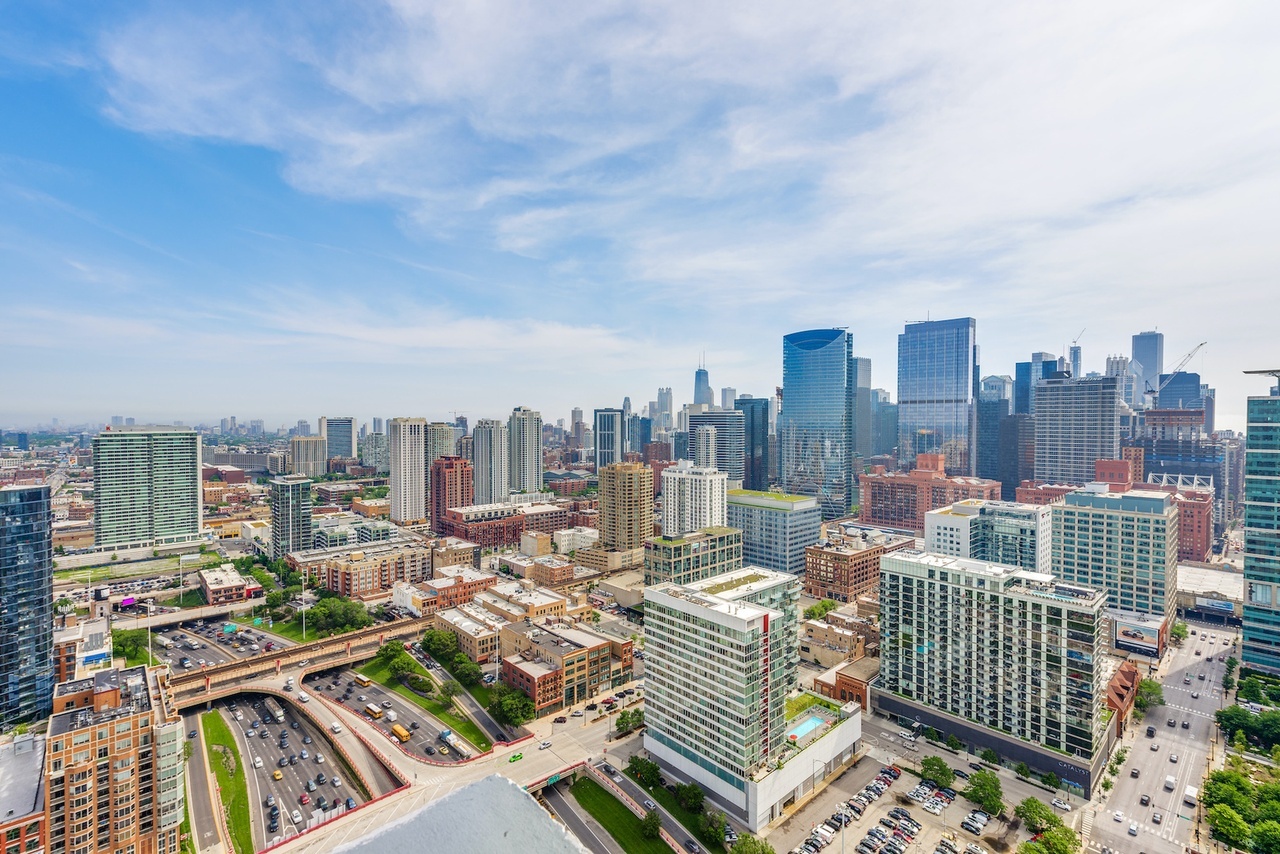 737 W WASHINGTON Boulevard Unit: 2702