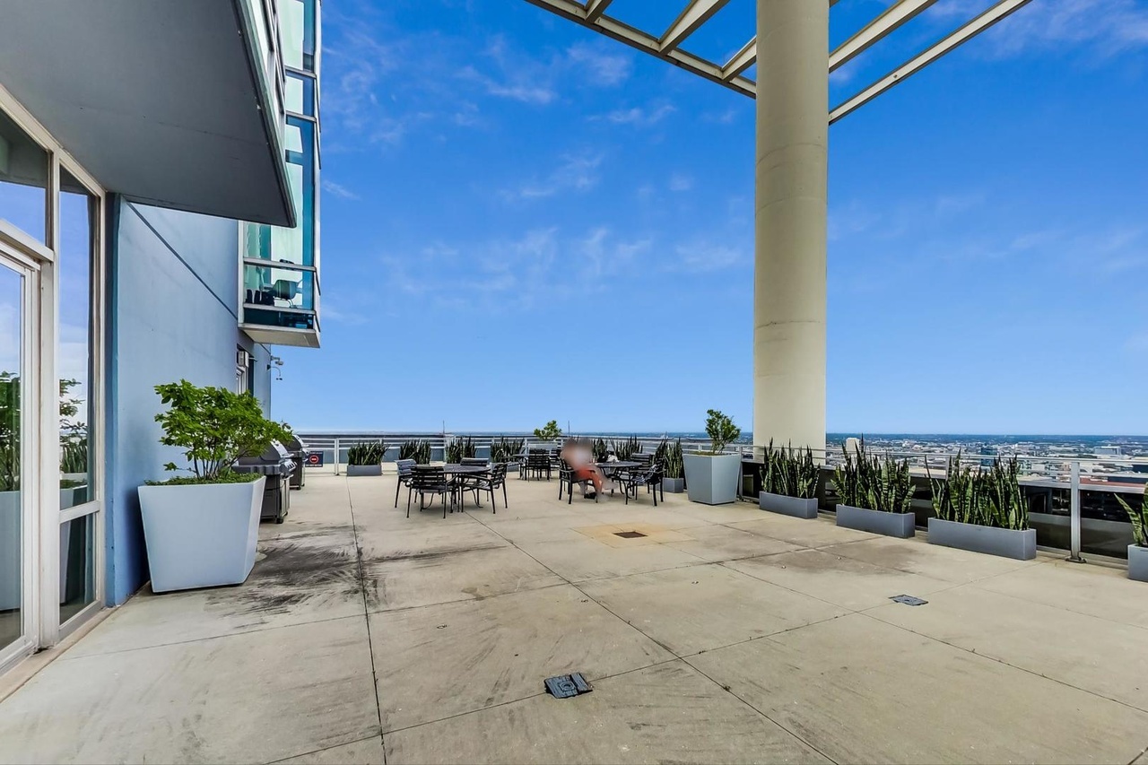 737 W WASHINGTON Boulevard Unit: 2702