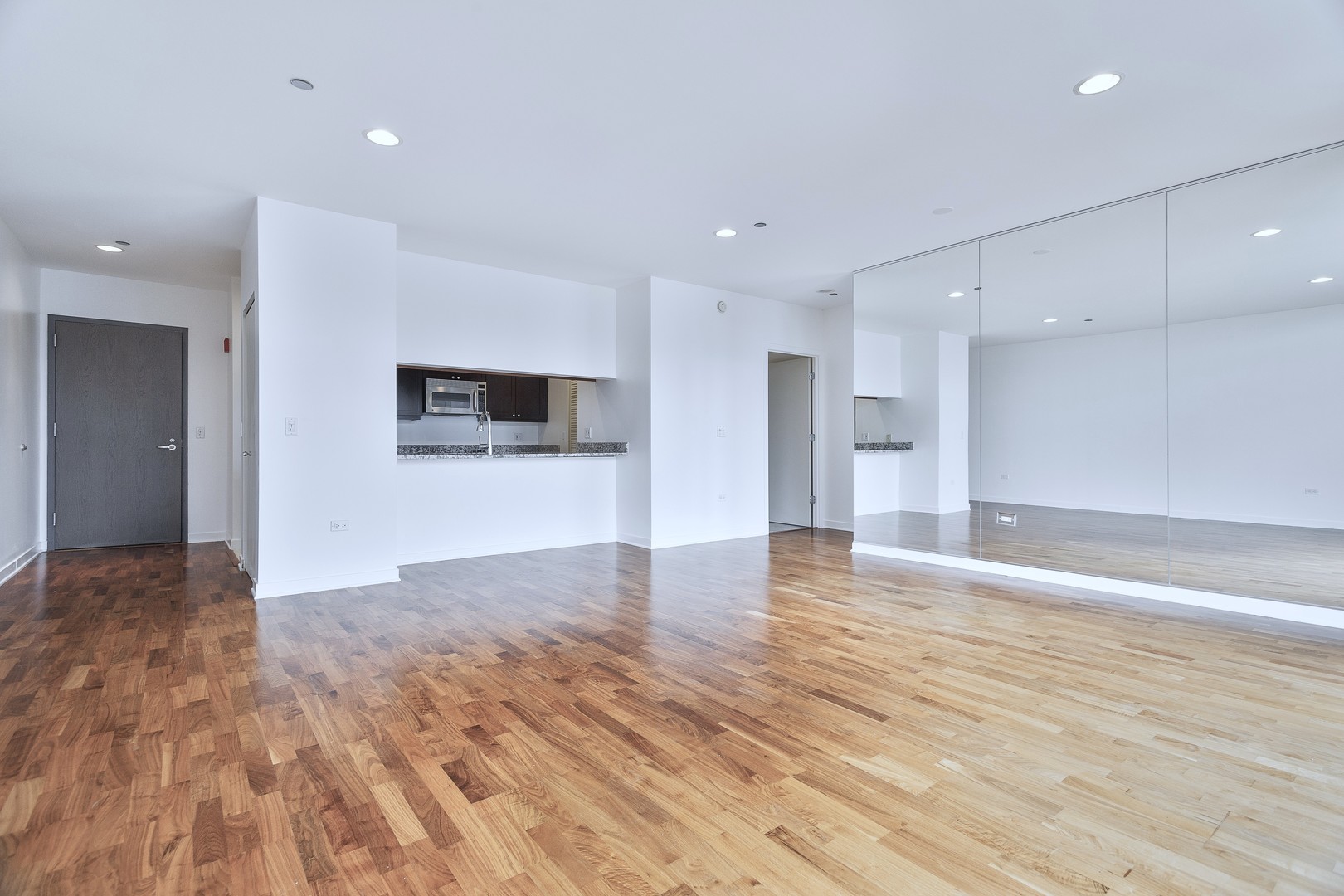 737 W WASHINGTON Boulevard Unit: 2702