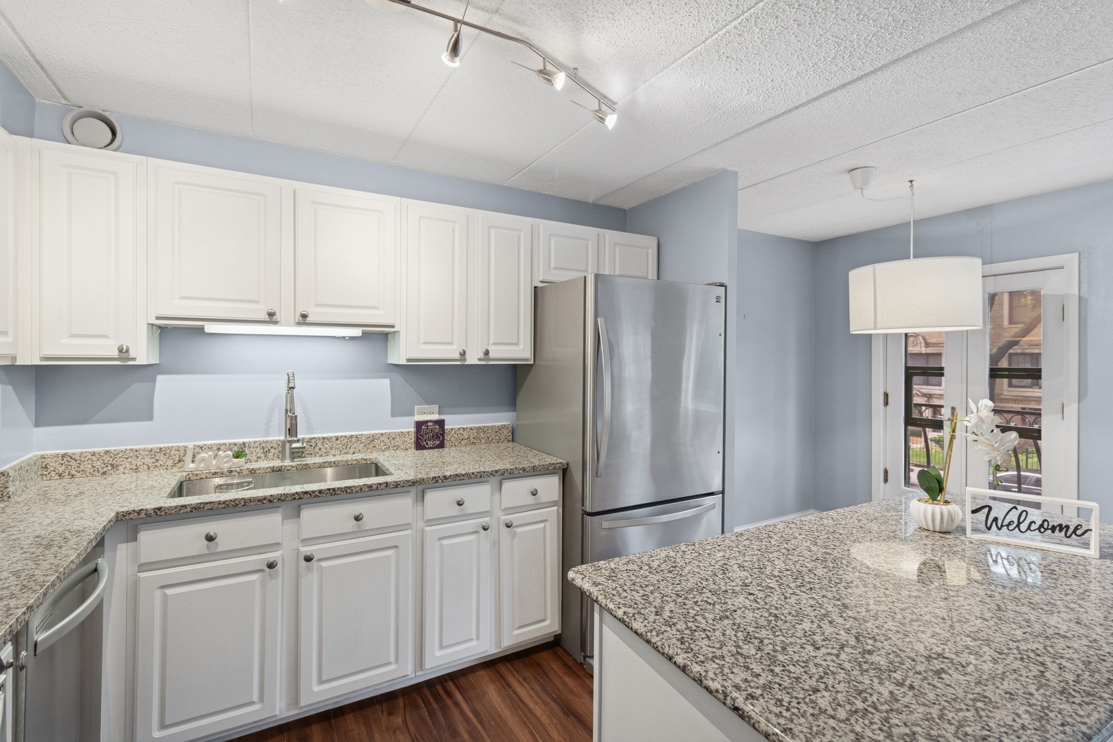 711 W GORDON Terrace Unit: 117