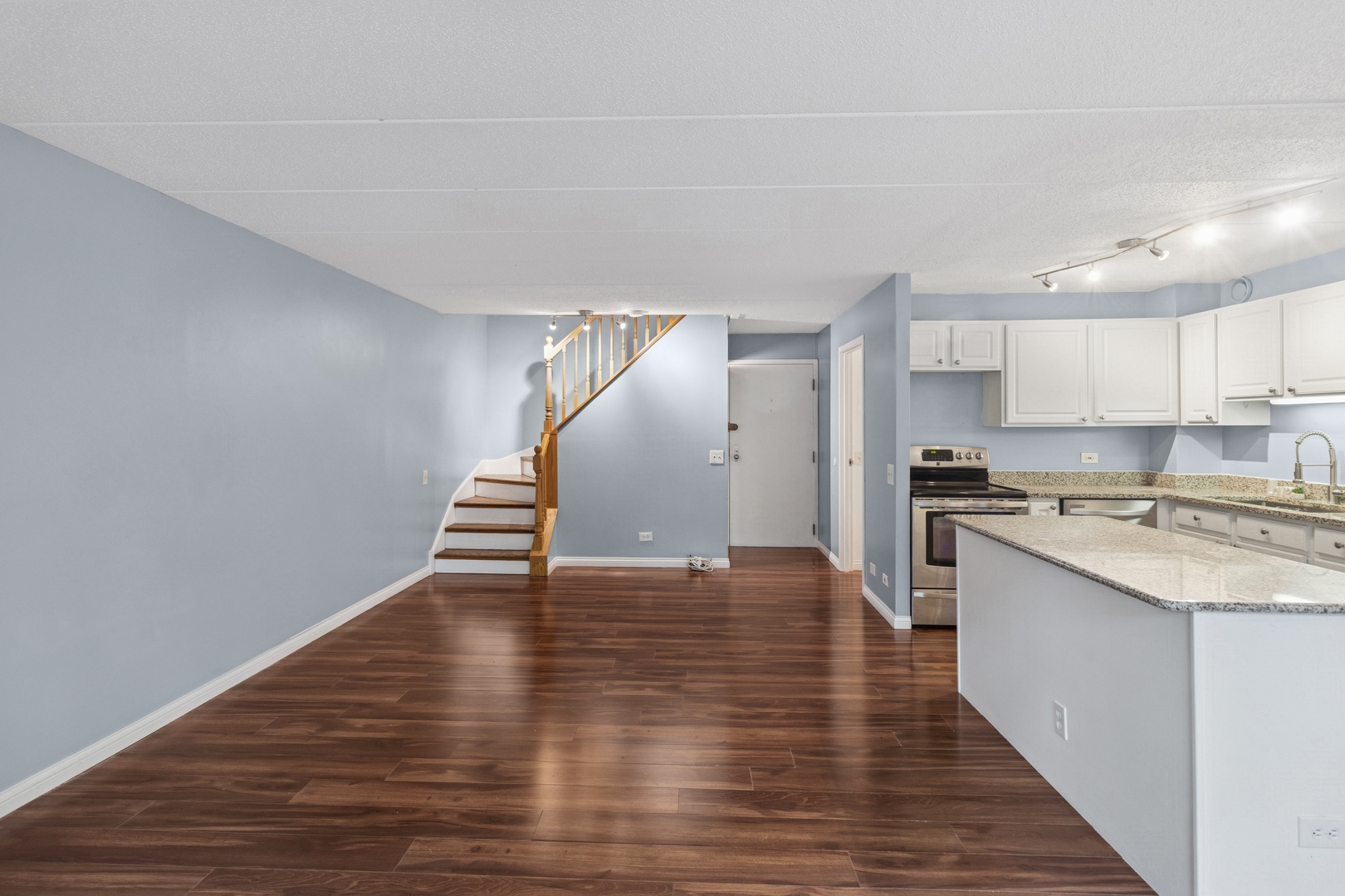 711 W GORDON Terrace Unit: 117