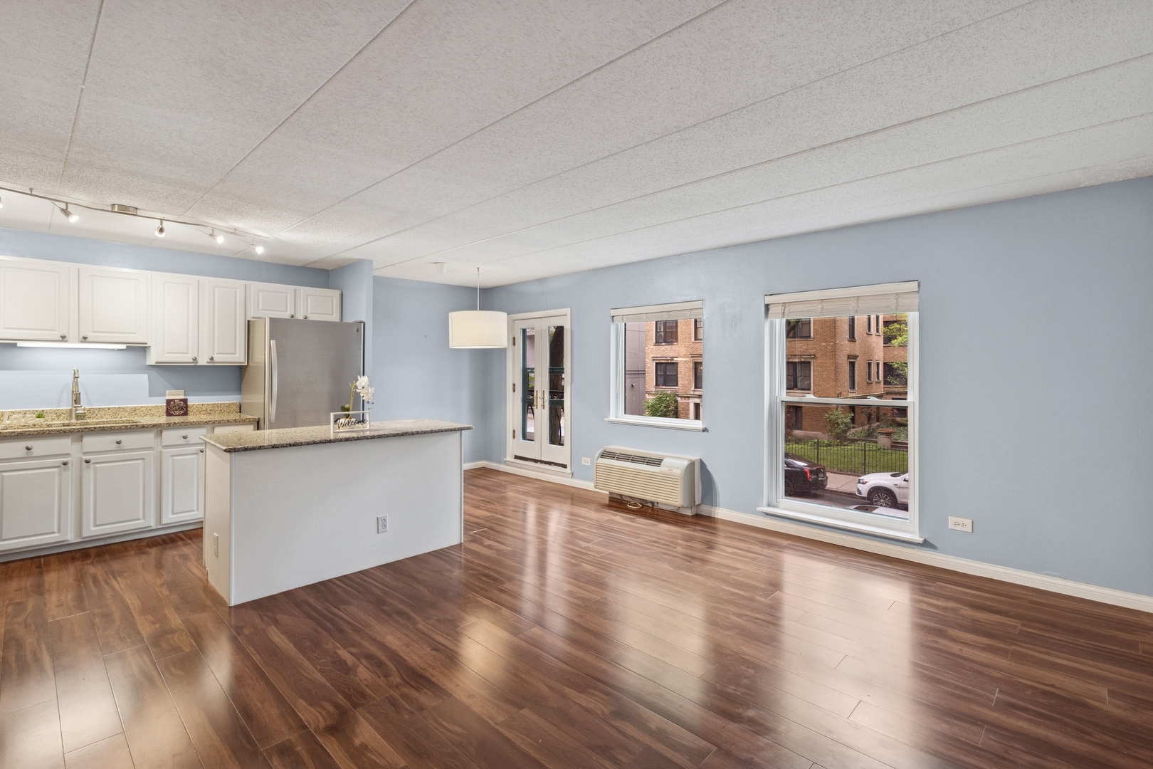 711 W GORDON Terrace Unit: 117