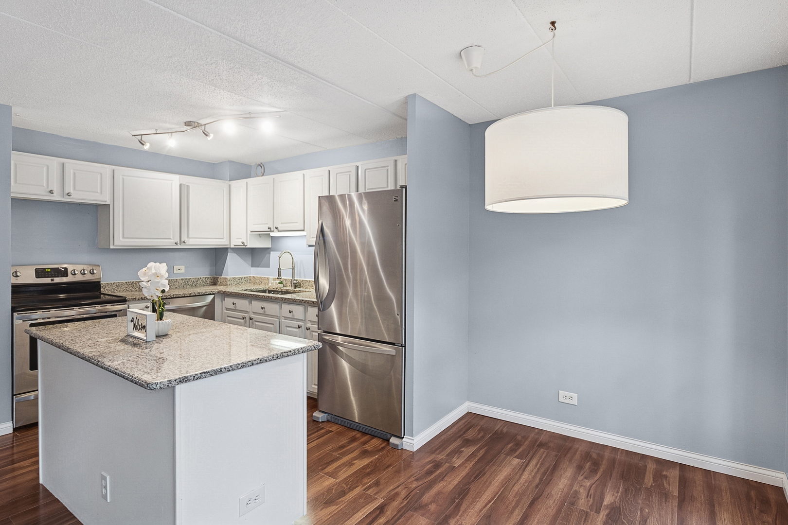 711 W GORDON Terrace Unit: 117