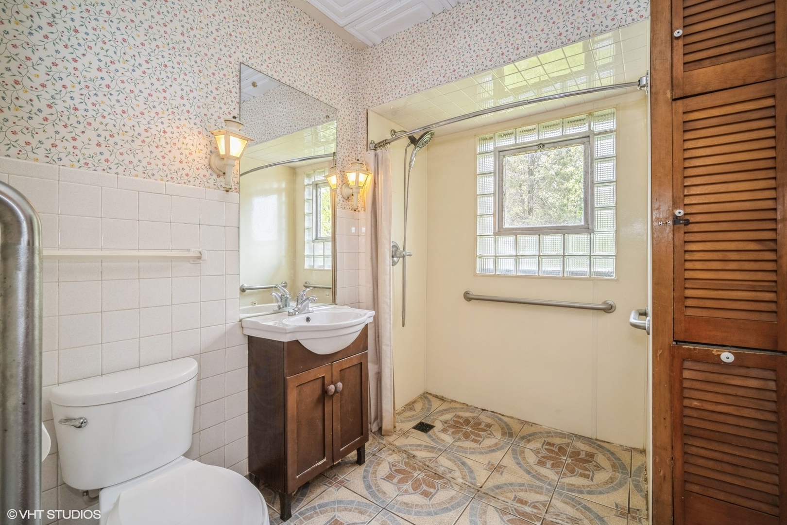 200 E Fremont Avenue