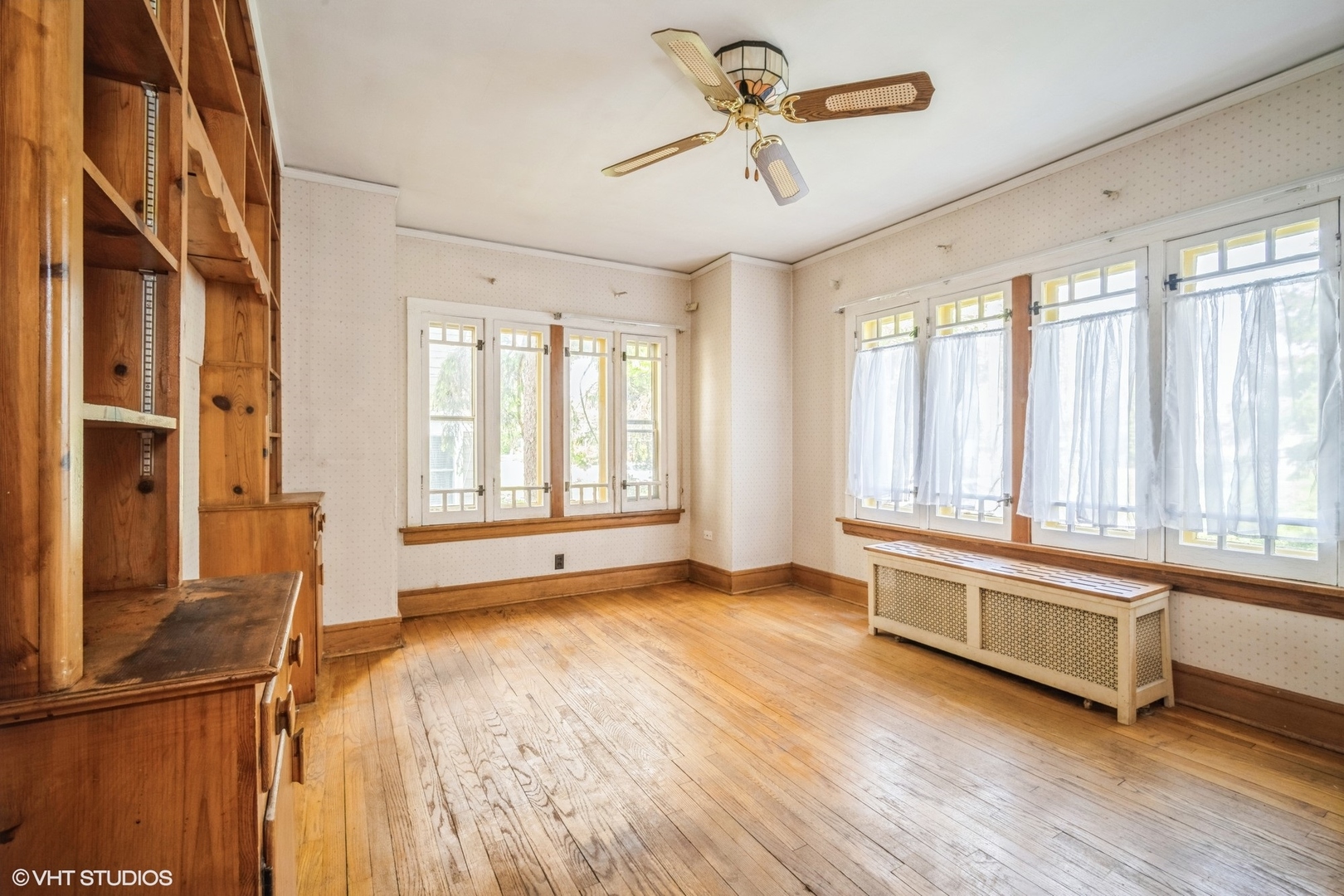 200 E Fremont Avenue