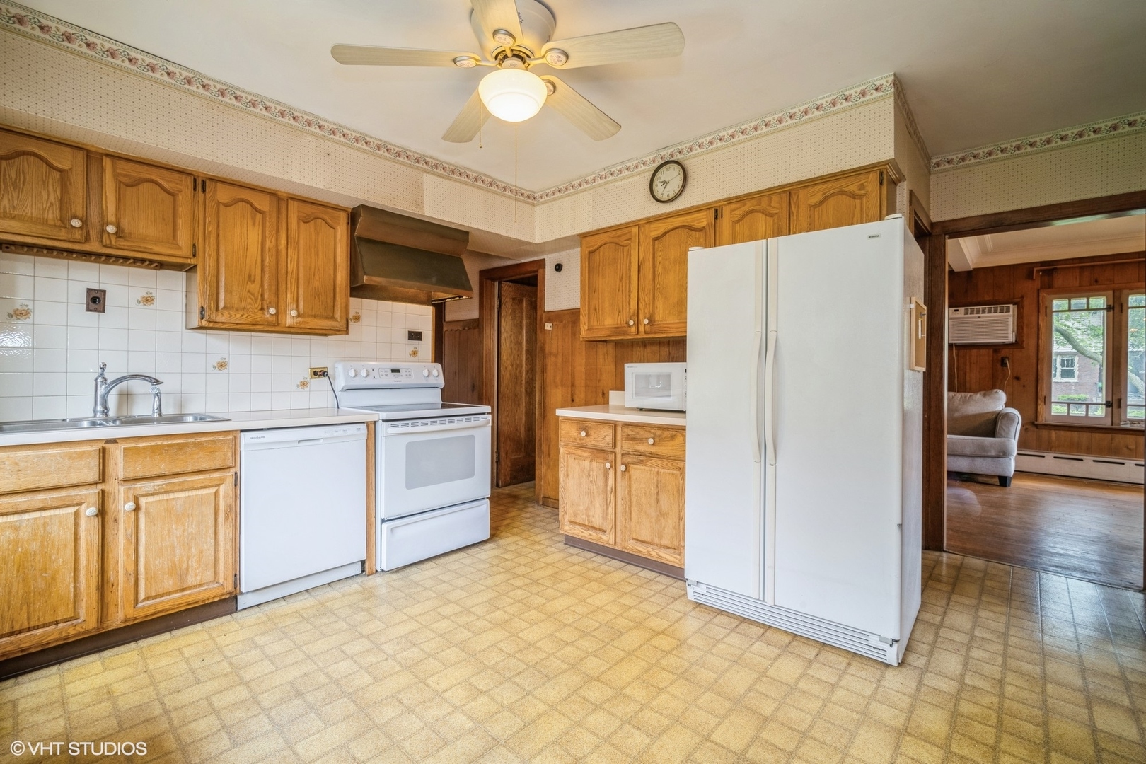 200 E Fremont Avenue