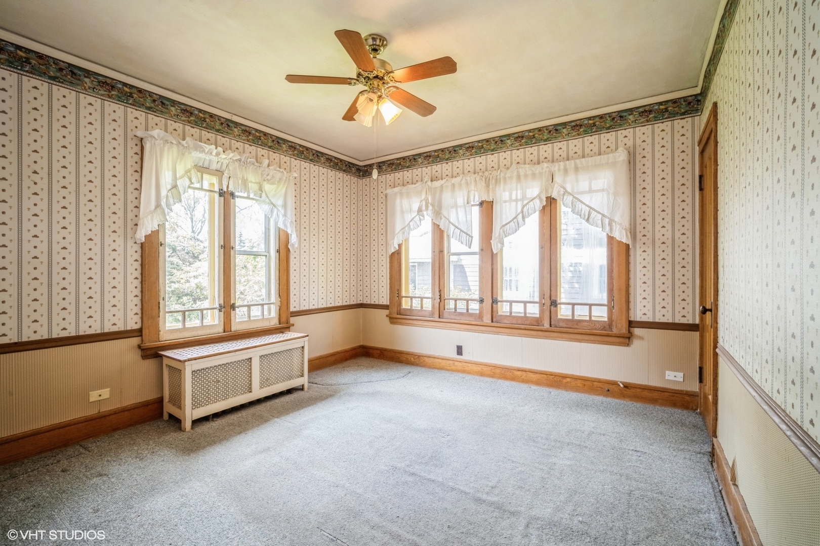 200 E Fremont Avenue