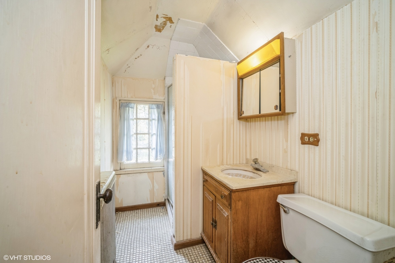 200 E Fremont Avenue