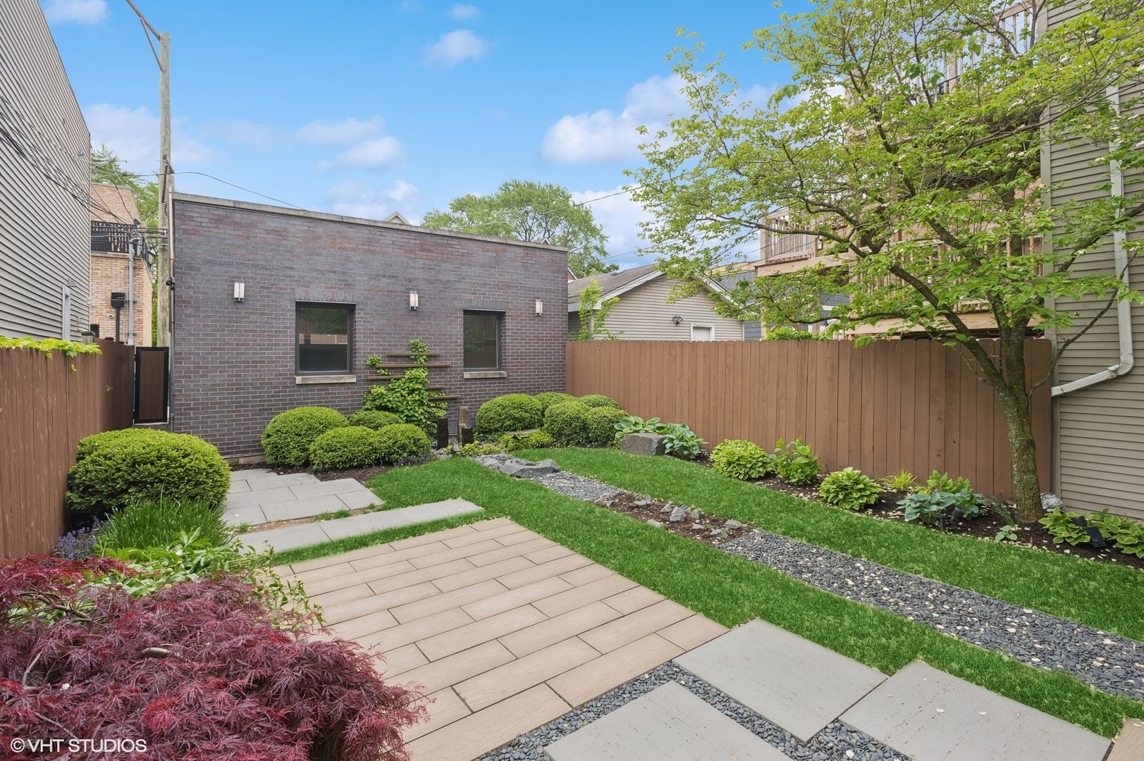 3635 N PAULINA Street