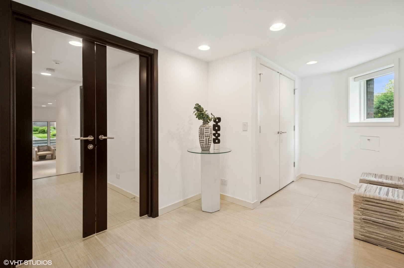 3635 N PAULINA Street