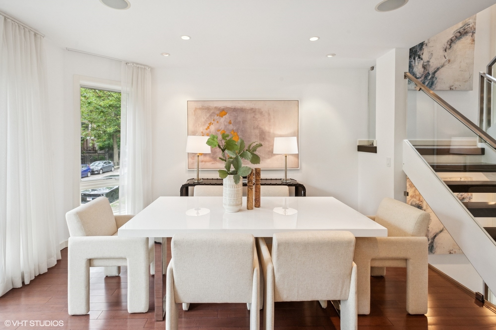 3635 N PAULINA Street