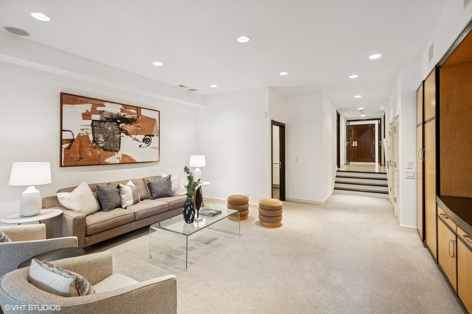 3635 N PAULINA Street