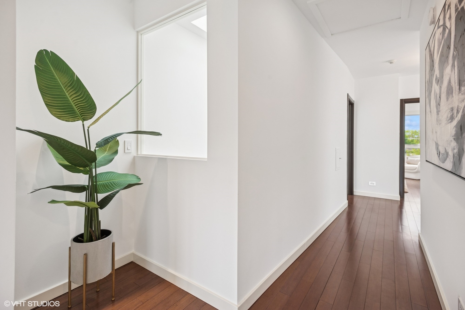 3635 N PAULINA Street