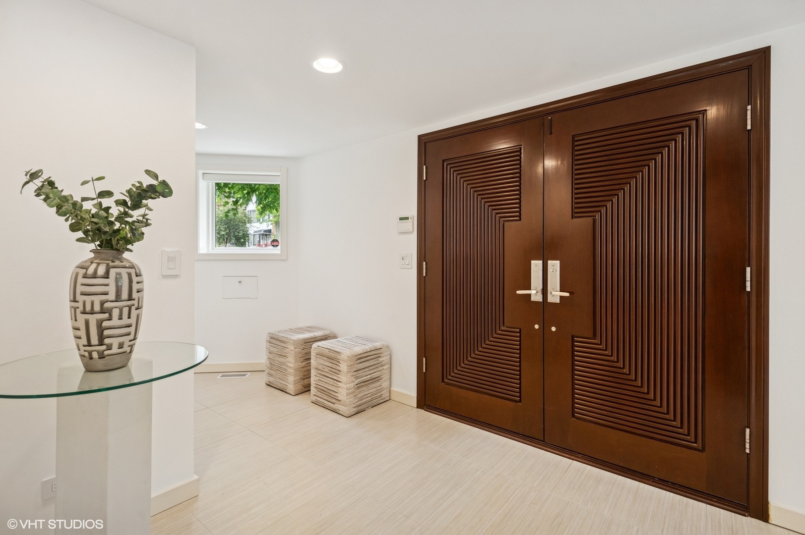 3635 N PAULINA Street