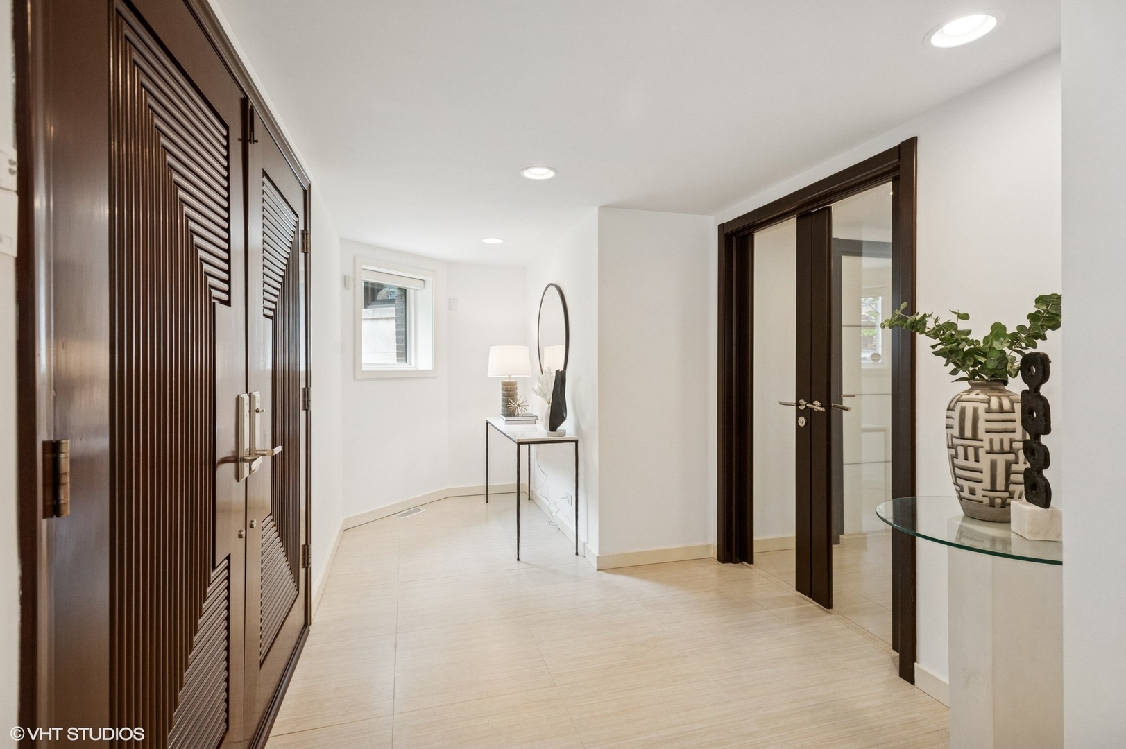 3635 N PAULINA Street