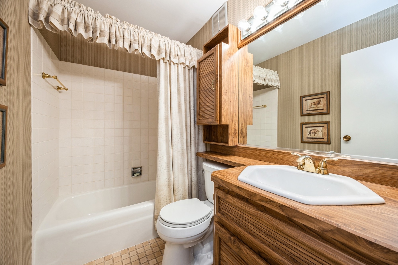 111 Acacia Drive Unit: 103