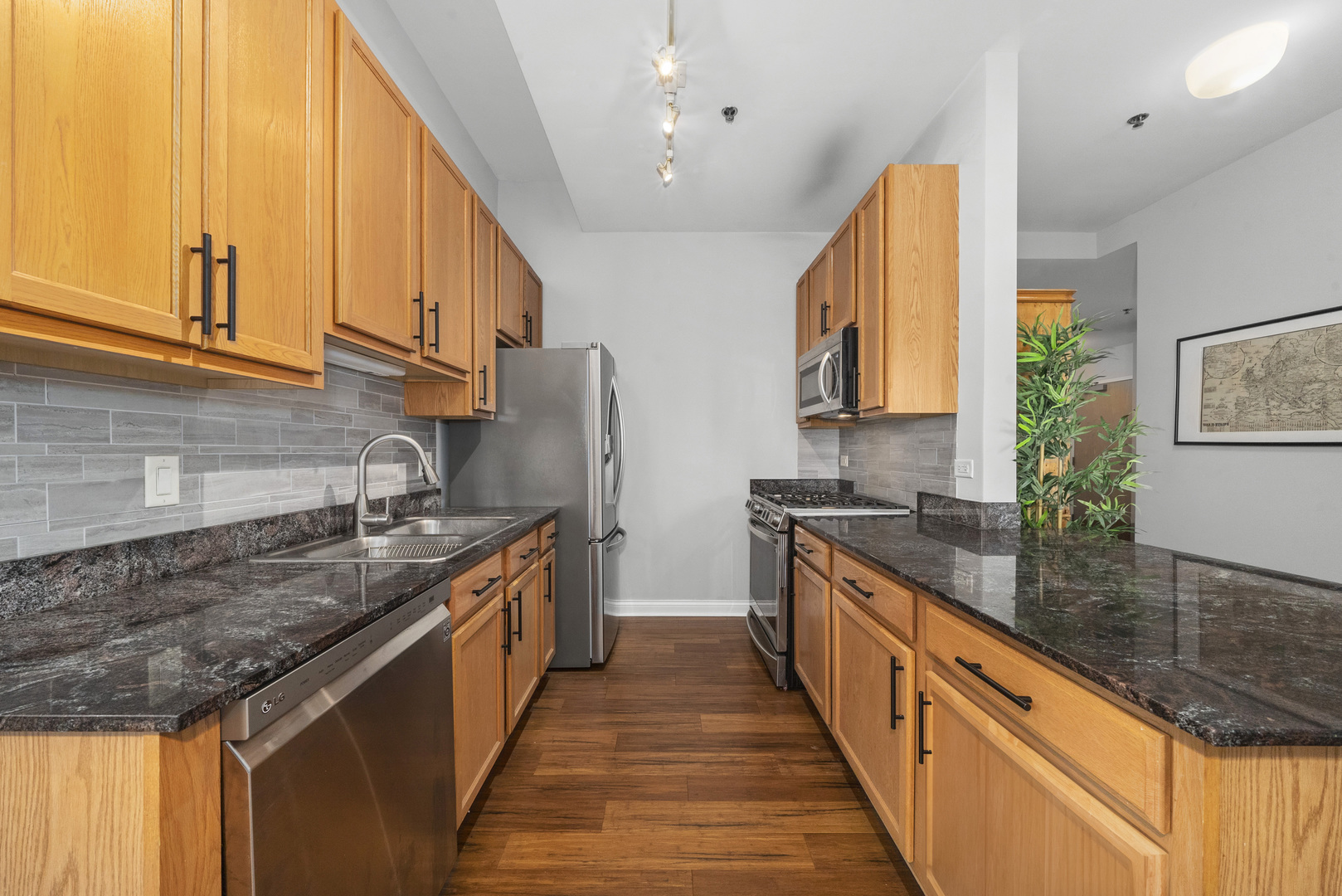 8 W MONROE Street Unit: 1704
