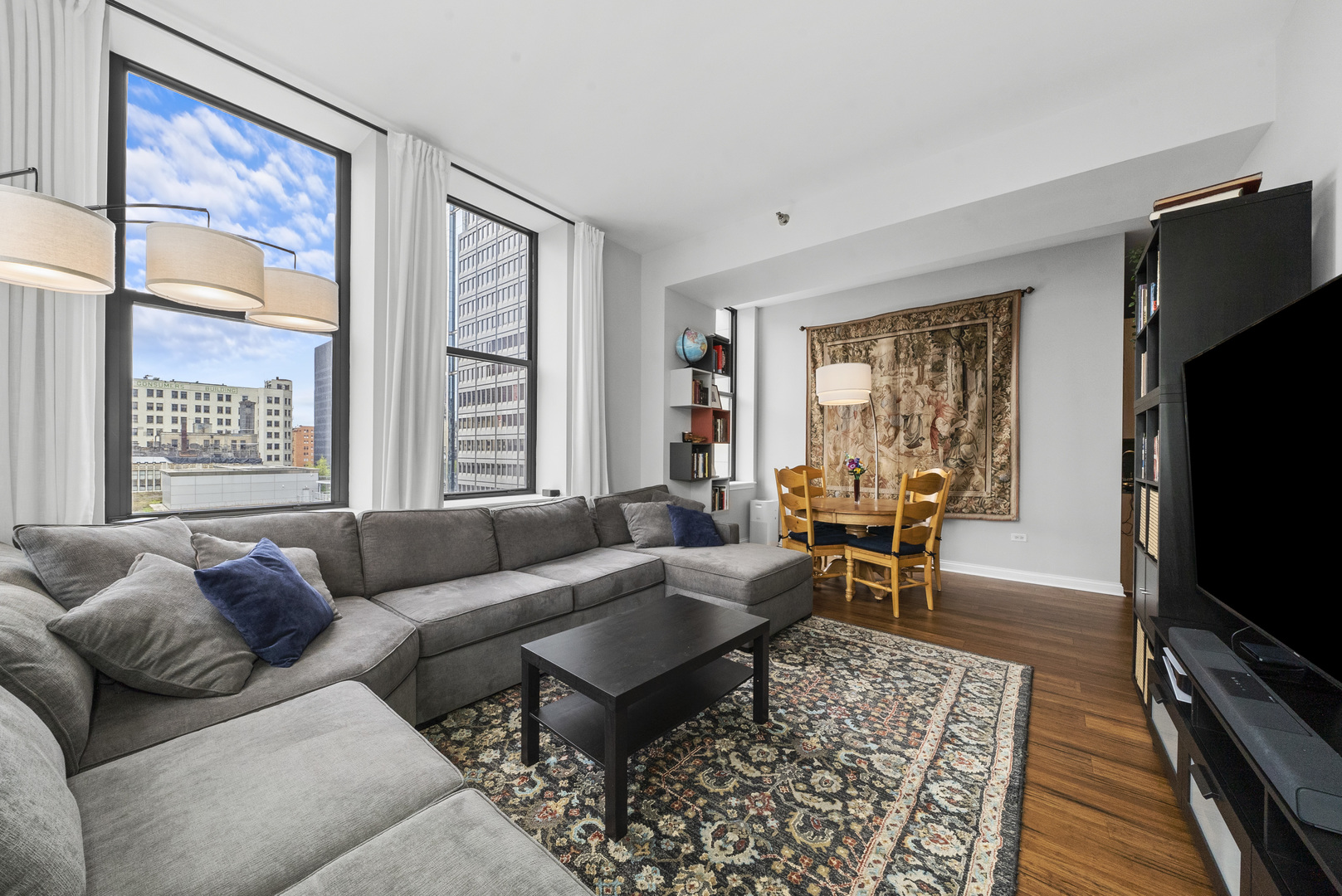 8 W MONROE Street Unit: 1704