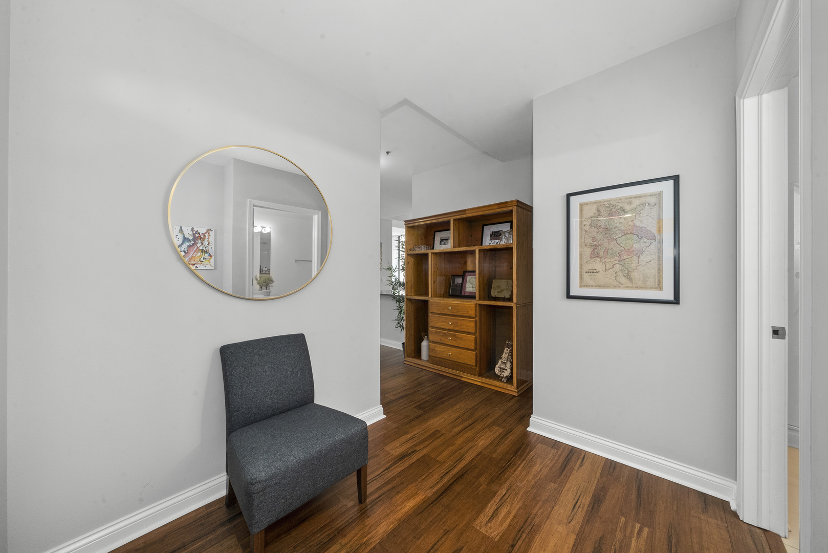 8 W MONROE Street Unit: 1704