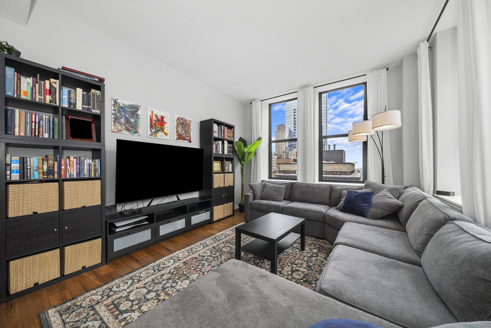 8 W MONROE Street Unit: 1704