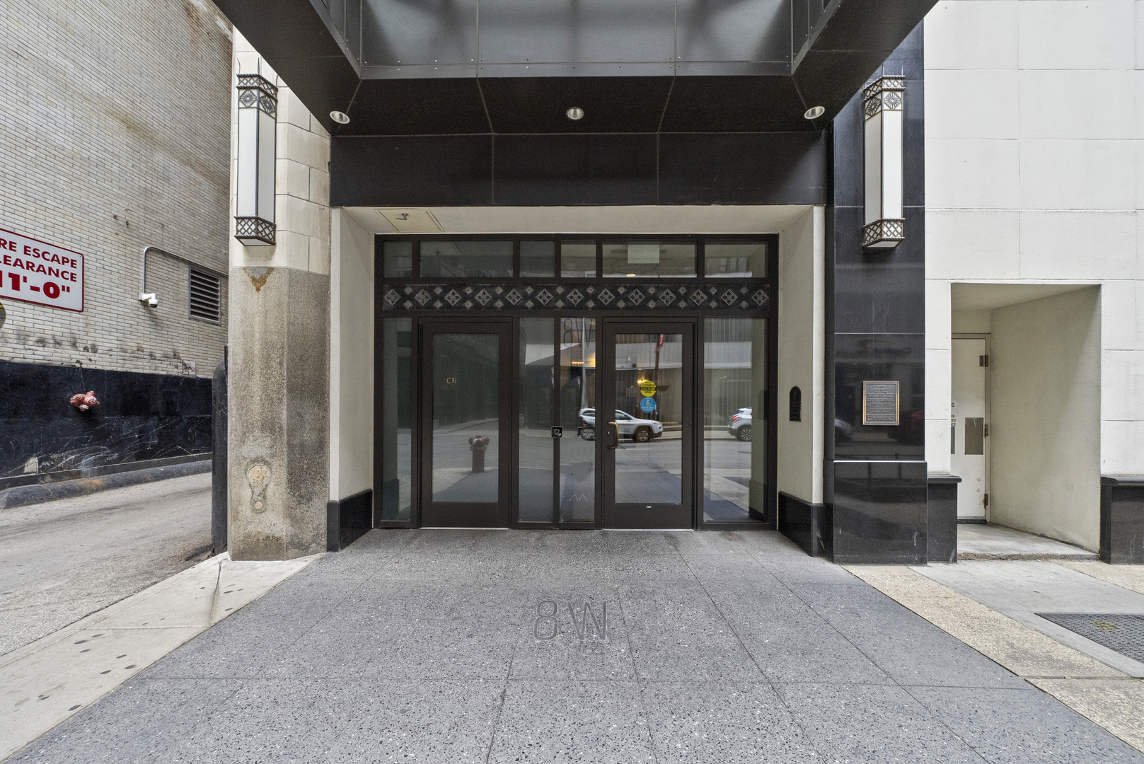 8 W MONROE Street Unit: 1704