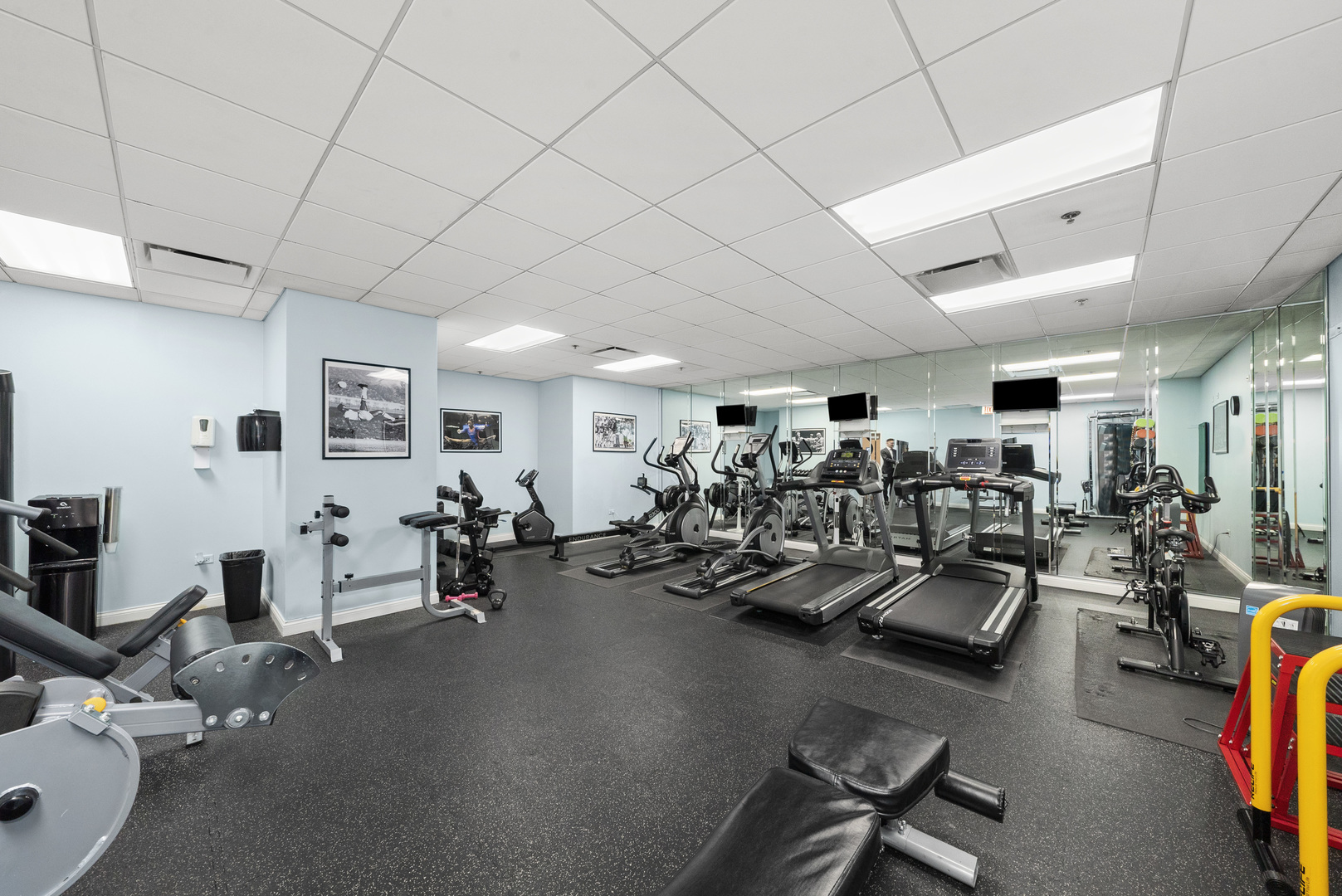 8 W MONROE Street Unit: 1704