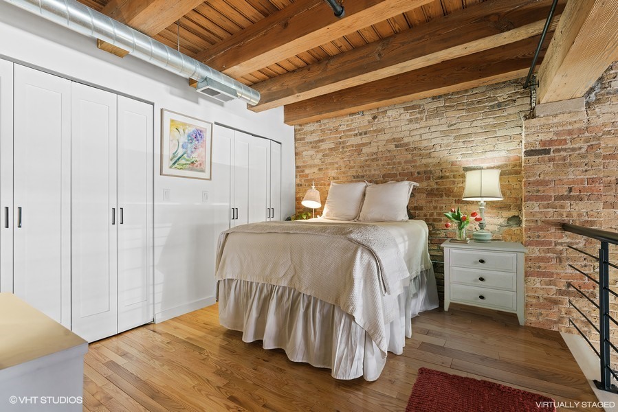 2111 W Churchill Street Unit: 101