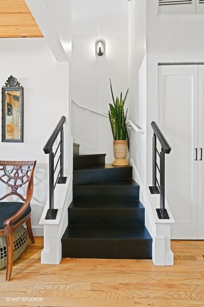 2111 W Churchill Street Unit: 101