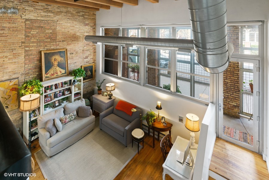 2111 W Churchill Street Unit: 101