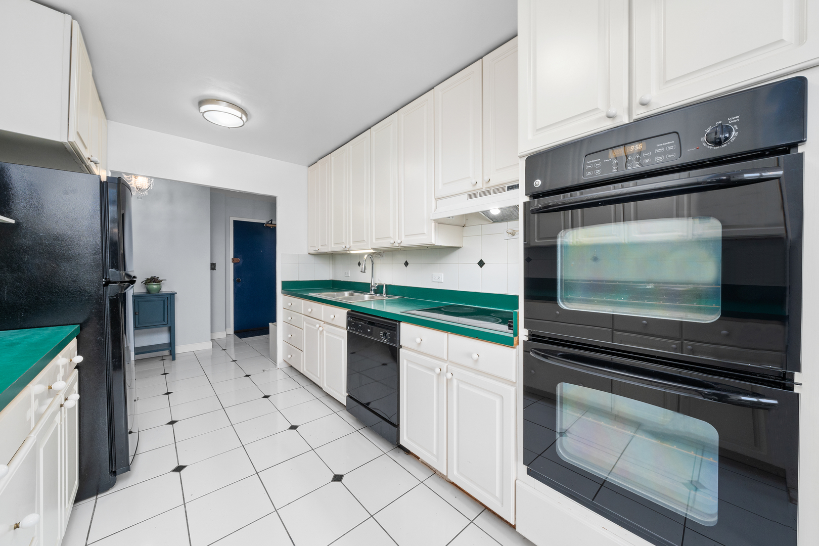 4250 N Marine Drive Unit: 1622