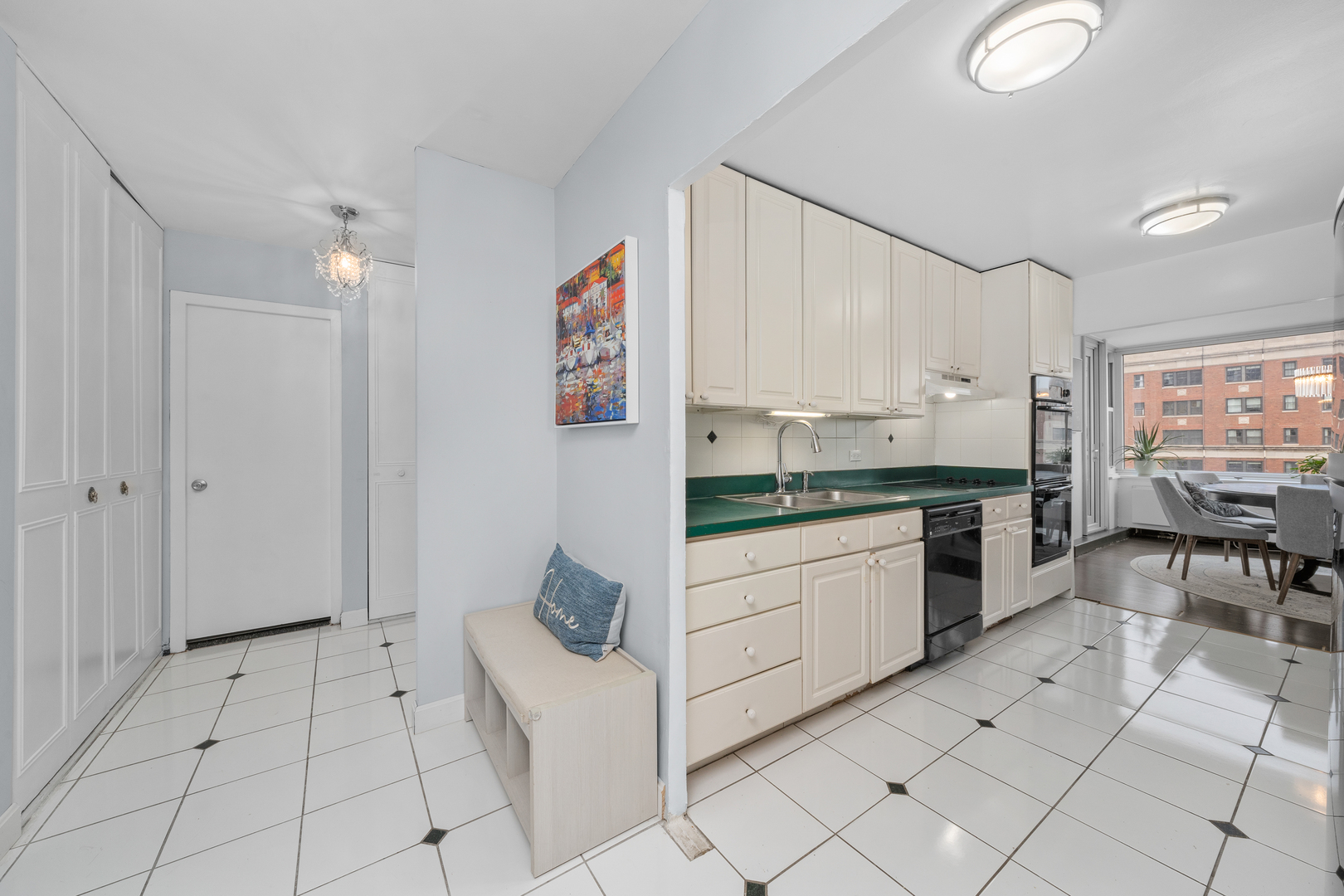 4250 N Marine Drive Unit: 1622