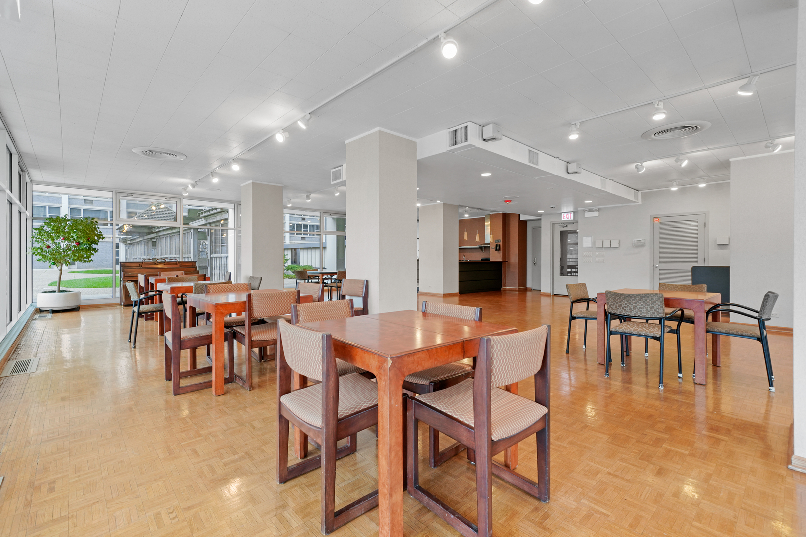 4250 N Marine Drive Unit: 1622
