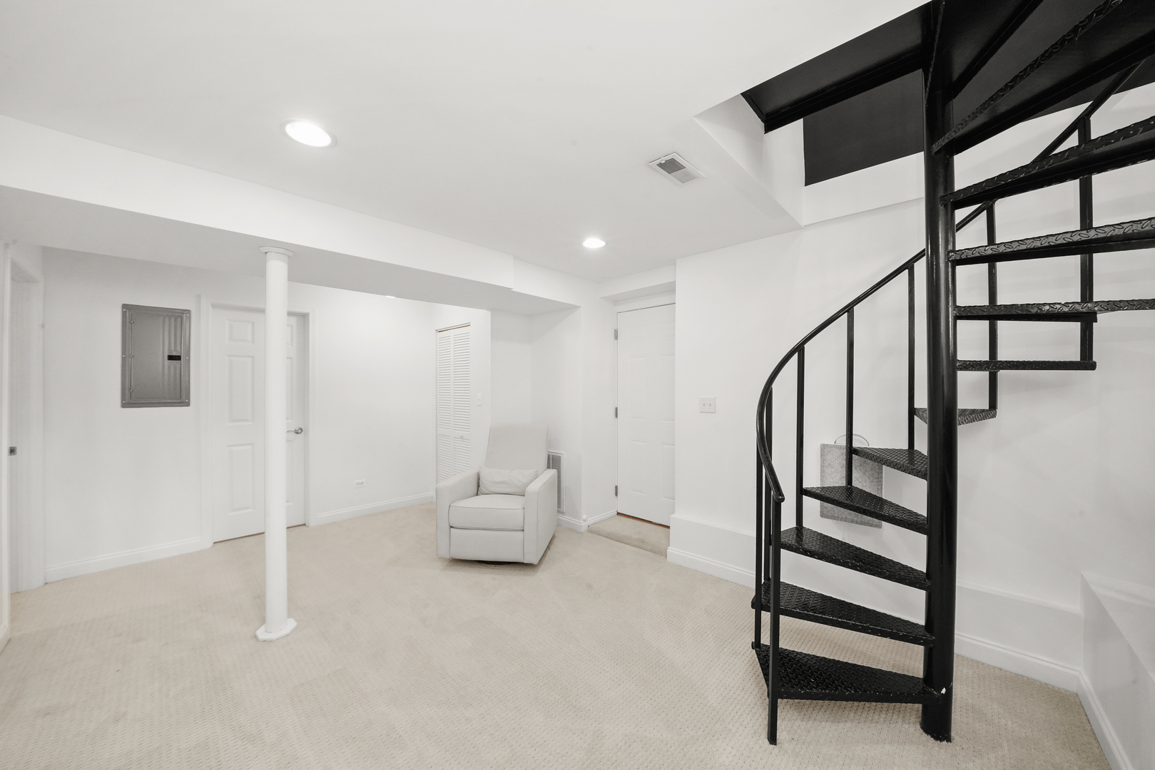3406 W MEDILL Avenue Unit: 1