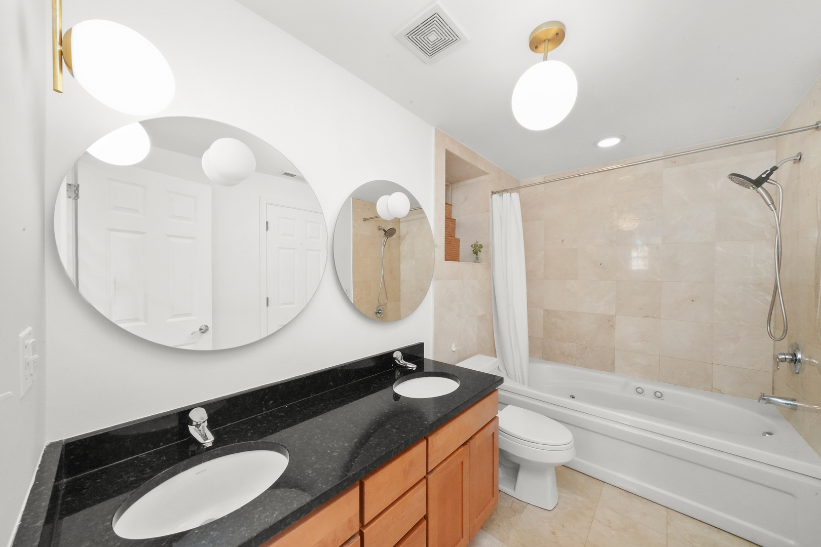 3406 W MEDILL Avenue Unit: 1