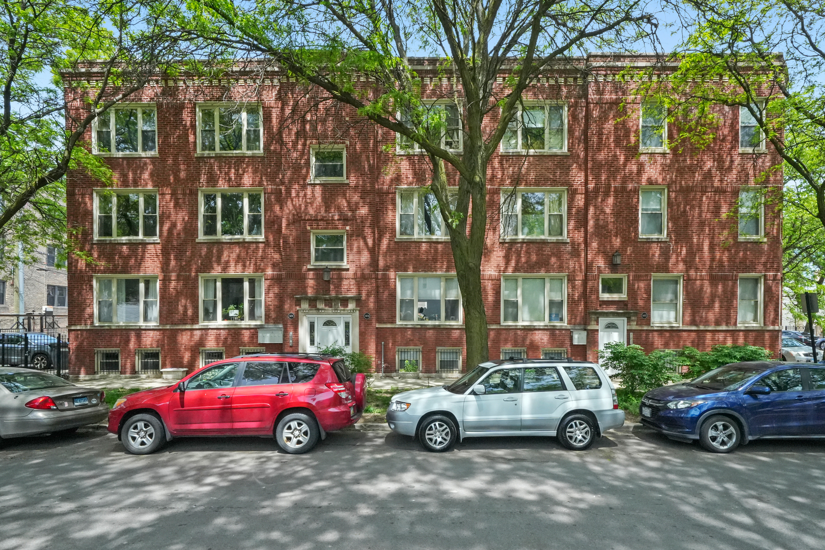 3406 W MEDILL Avenue Unit: 1