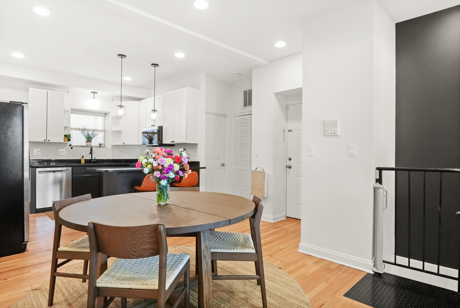 3406 W MEDILL Avenue Unit: 1