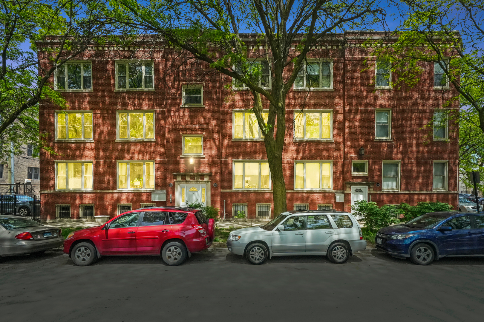 3406 W MEDILL Avenue Unit: 1