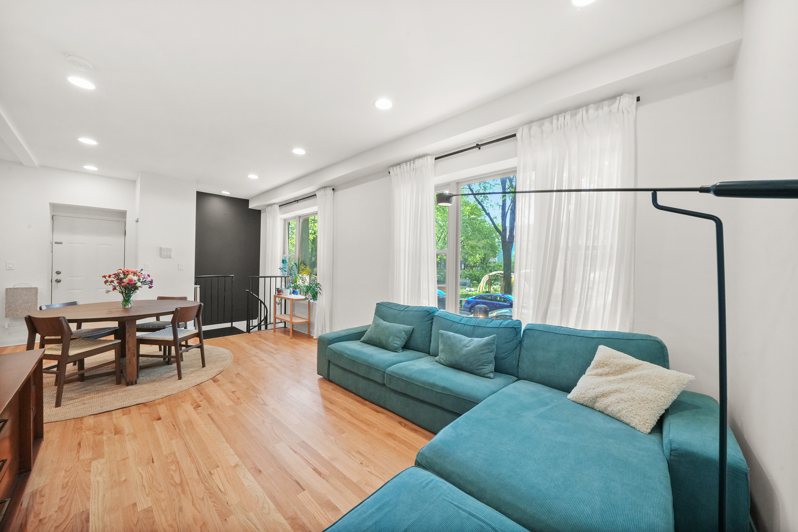 3406 W MEDILL Avenue Unit: 1