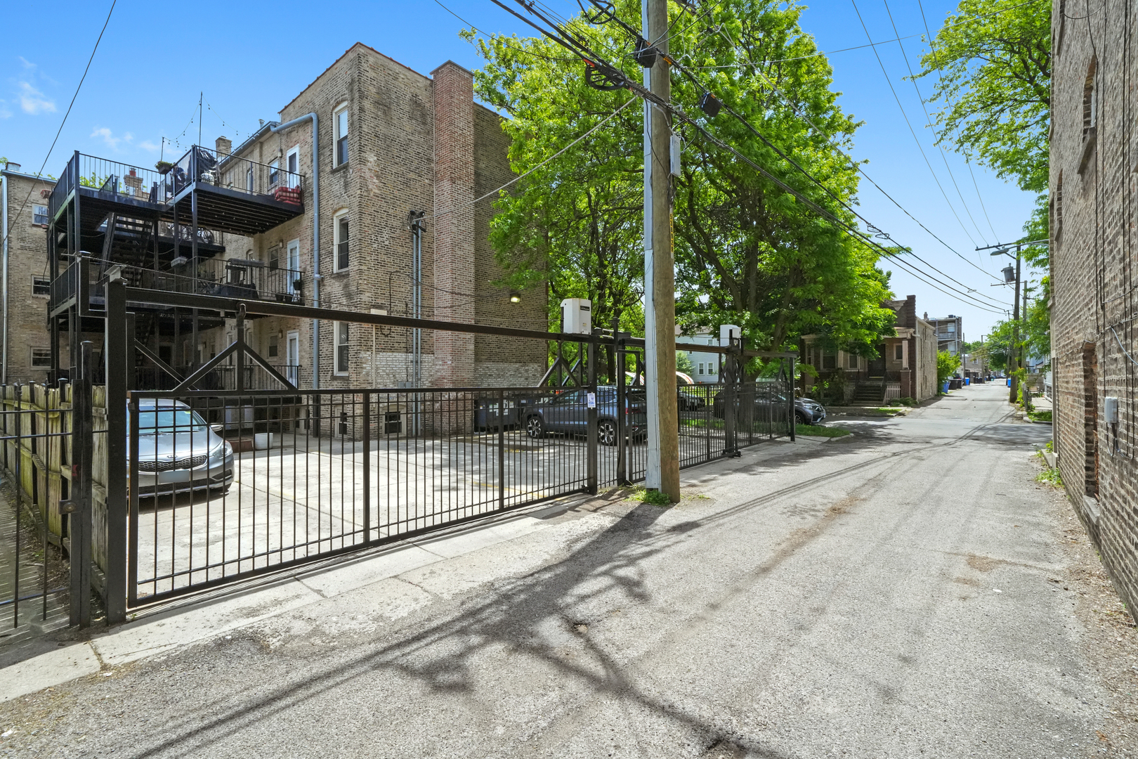 3406 W MEDILL Avenue Unit: 1