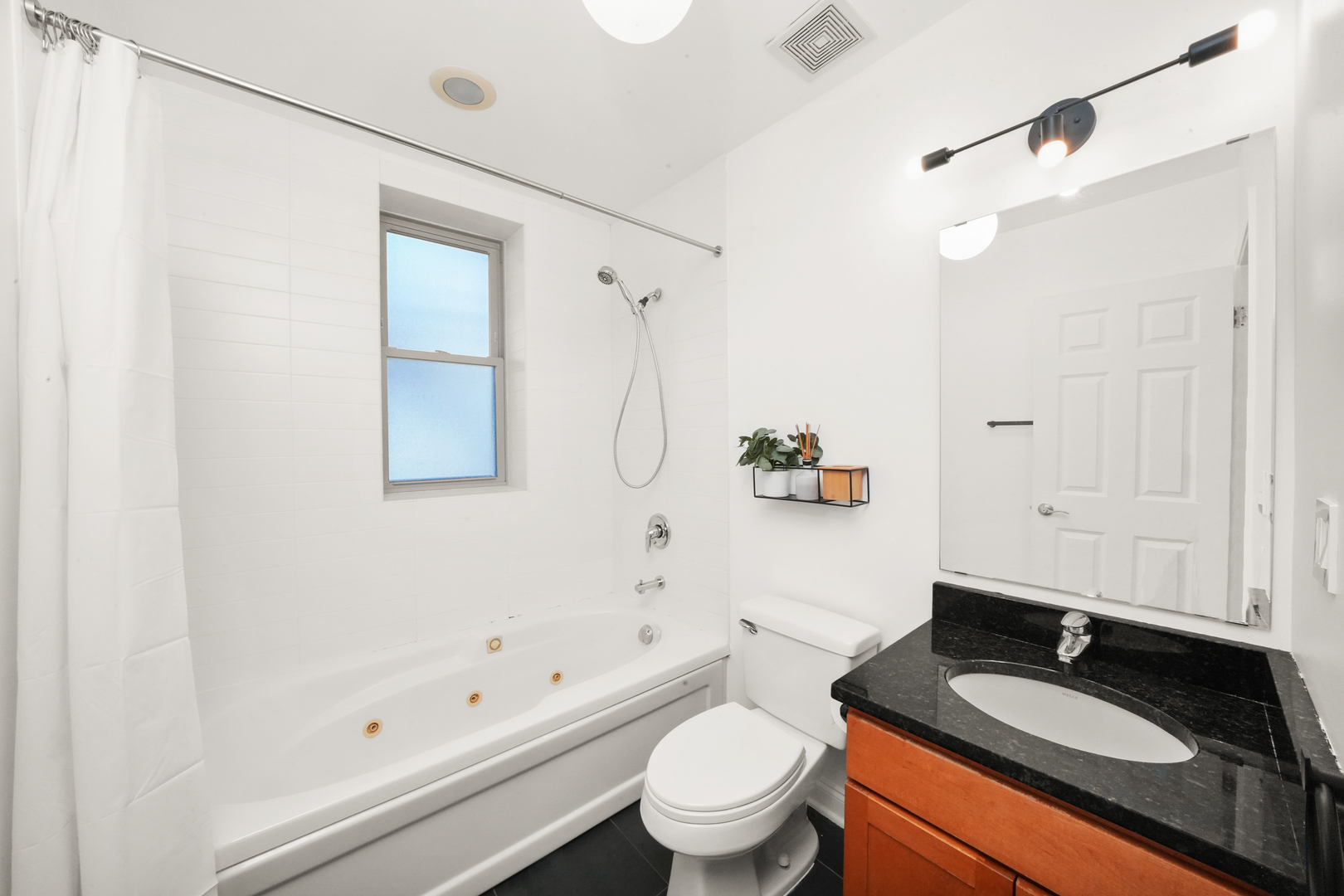 3406 W MEDILL Avenue Unit: 1