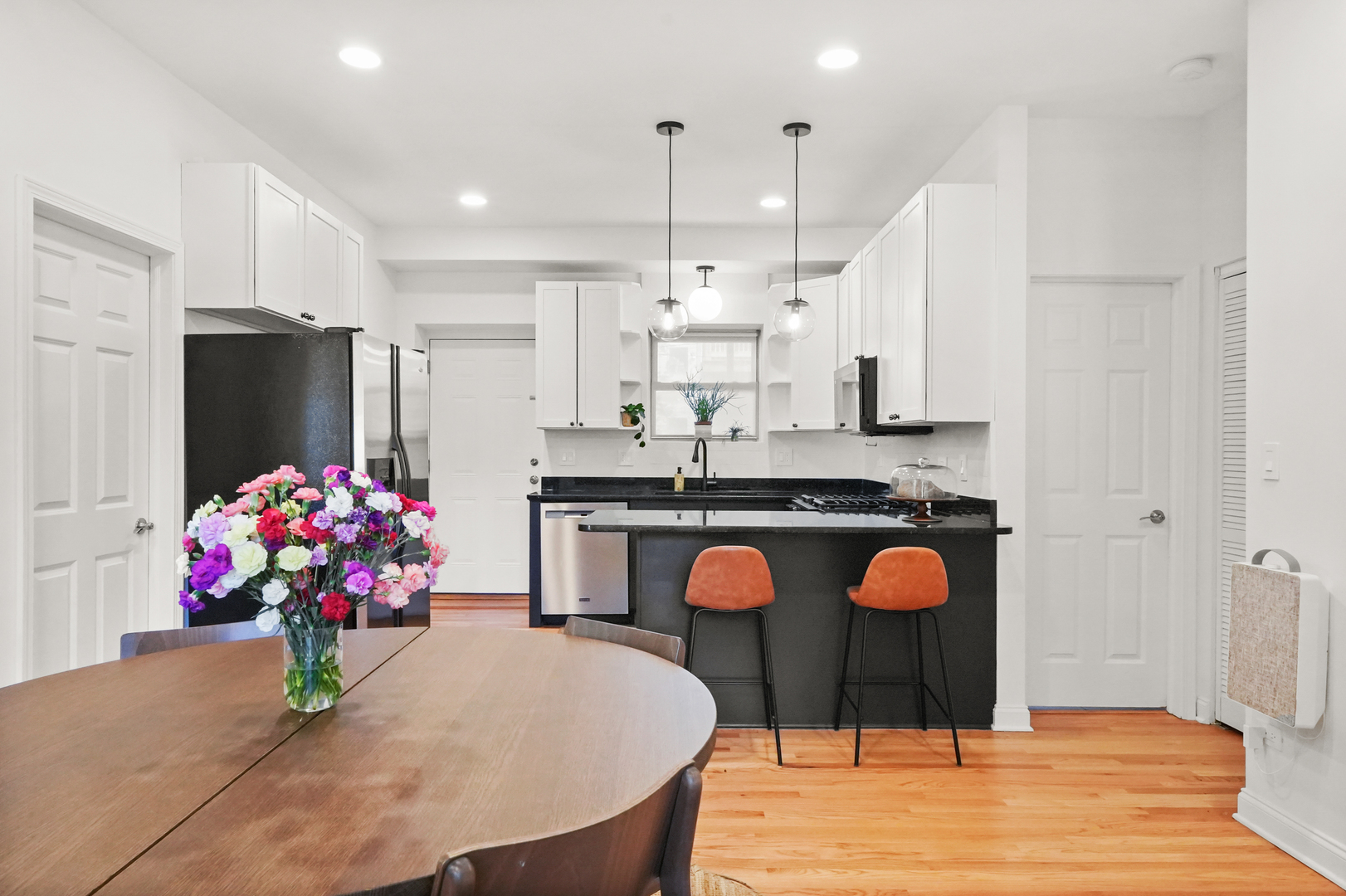 3406 W MEDILL Avenue Unit: 1