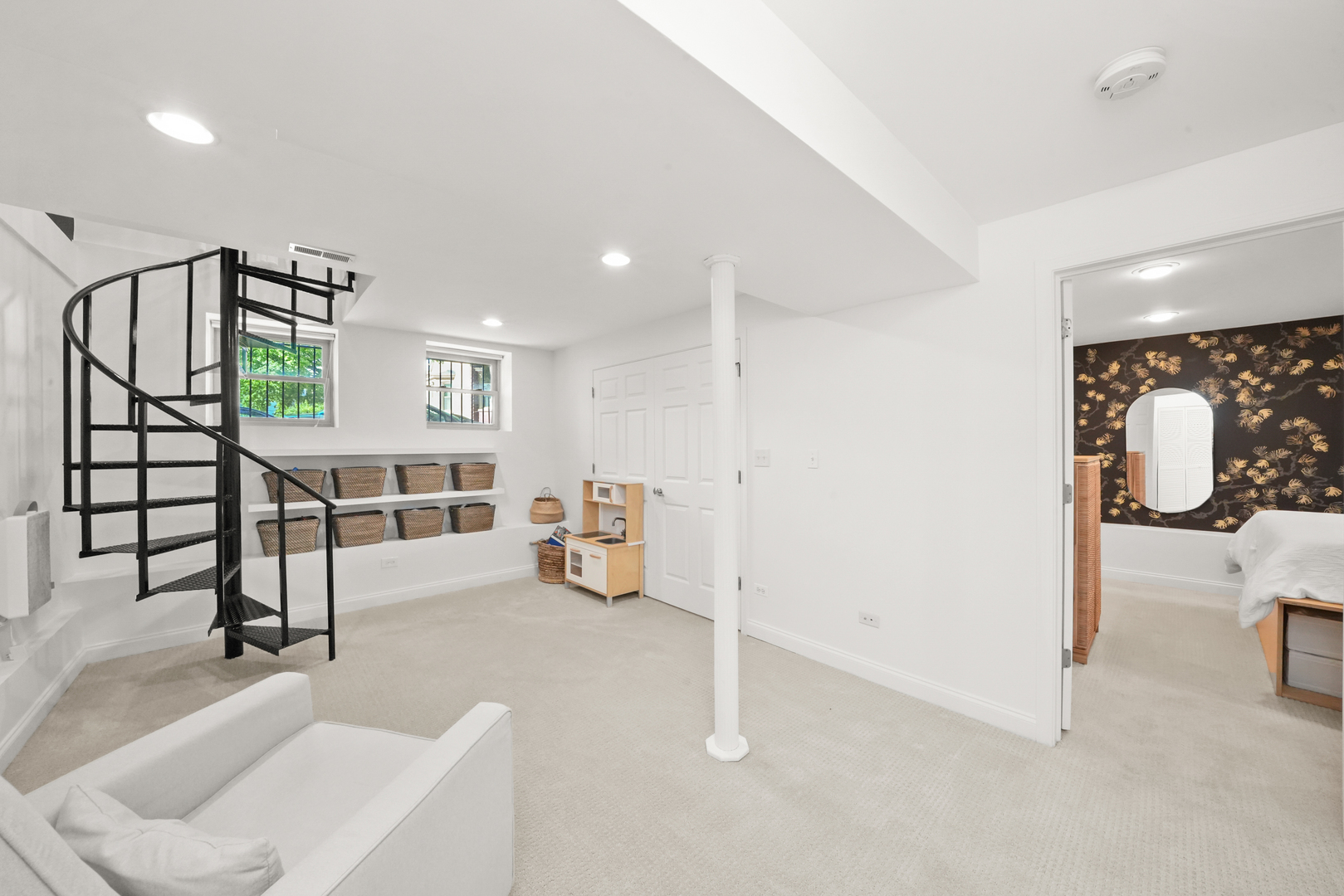 3406 W MEDILL Avenue Unit: 1